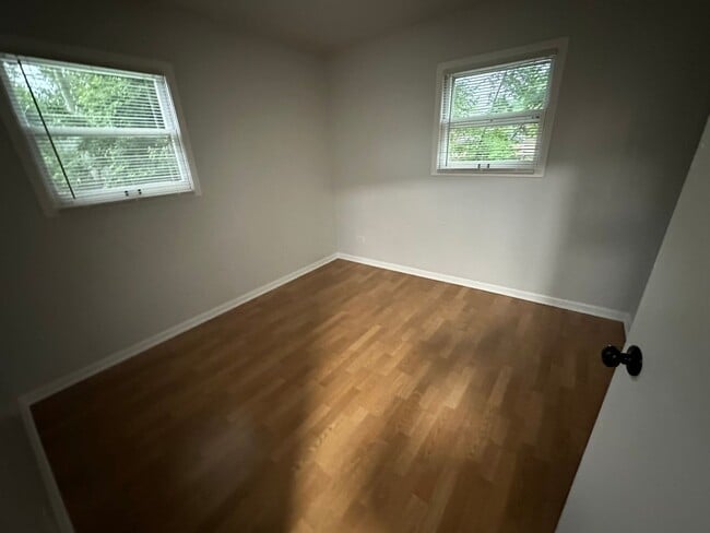 Photo - 2733 Yeoman St