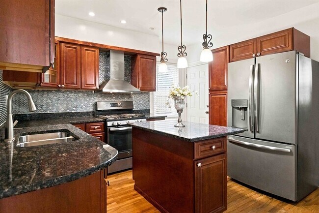 15 Fairmount St Unit 2