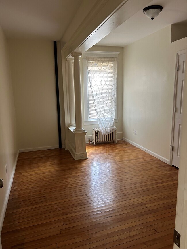 1st Bedroom Pic 1