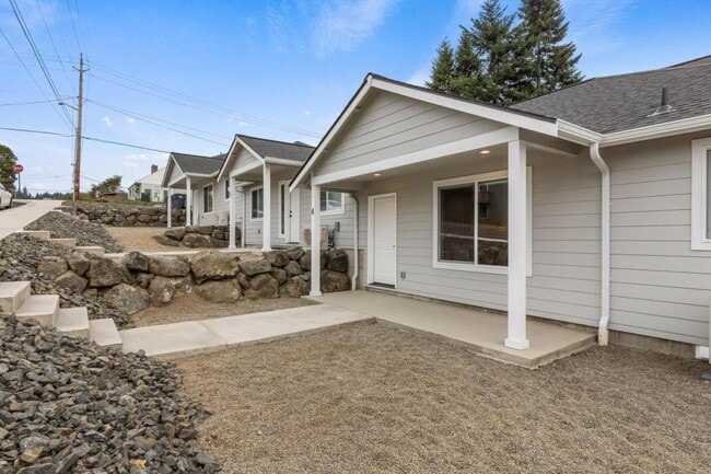 Photo - 303 E Broadway Ave