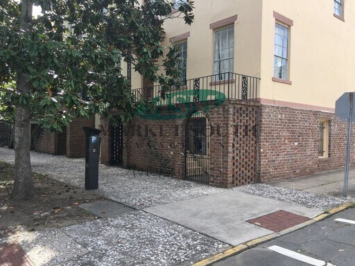 Photo - 301 E Liberty Unit A