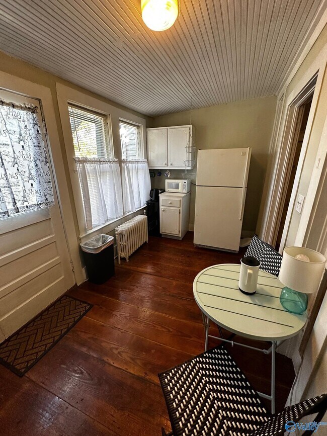Photo - 417 Holmes Ave NE