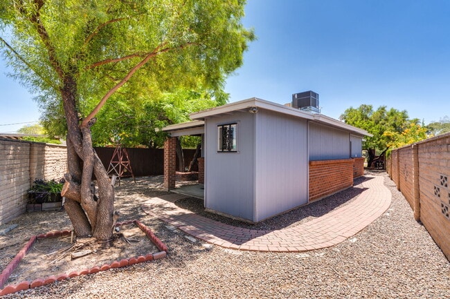 Photo - 2724 N Gill Ave