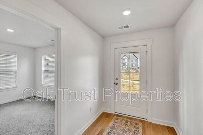 Photo - 236 Somerset Acrs Dr