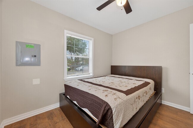 Photo - 709 Center St