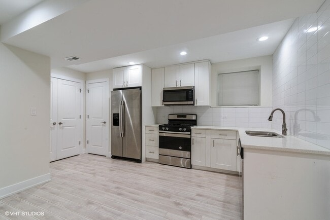 Photo - 1914 W Crystal St