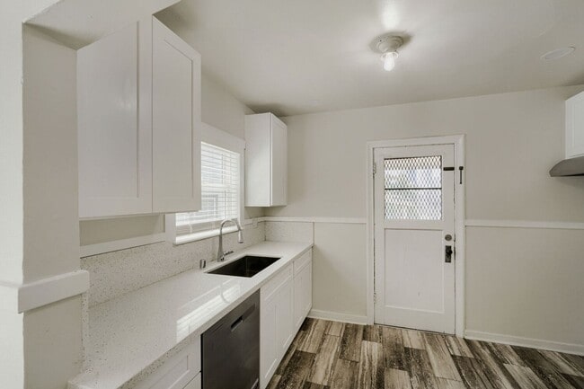 Photo - 153 18th Ave