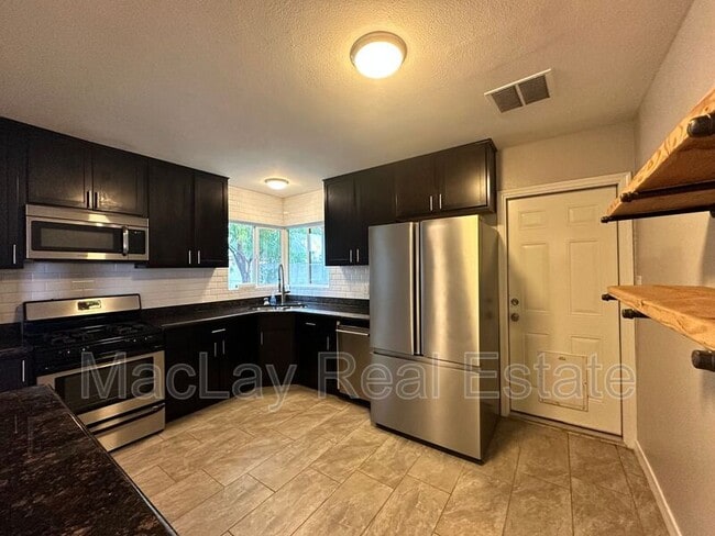 Photo - 1802 E Hubbell St