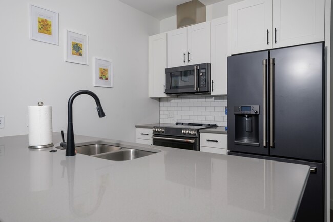 Photo - 300 S Clinton St Unidad 703