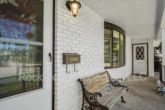 Photo - 1039 Melton St