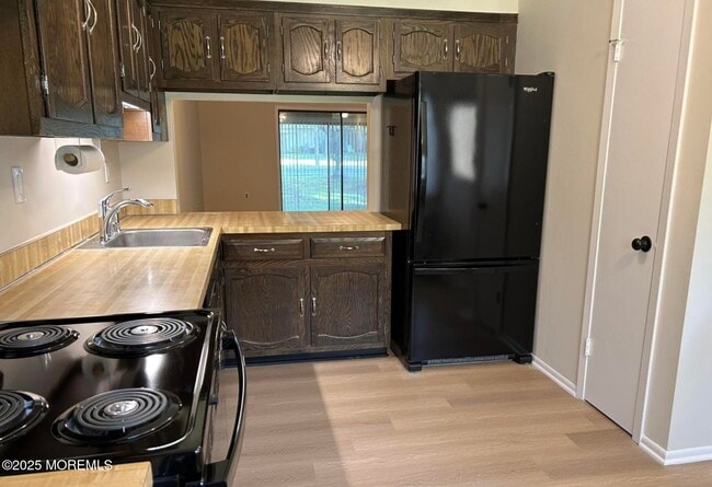 Photo - 211 Covered Bridge Blvd