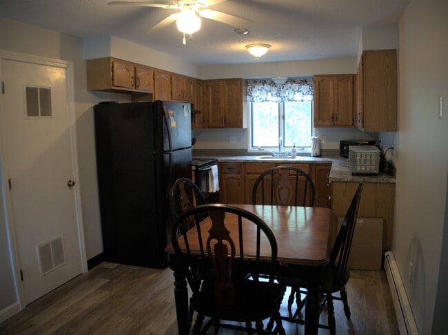 Building Photo - 283 Privilege St Unit 3