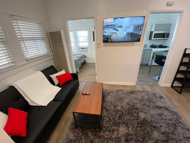 Photo - 7421 Fountain Ave