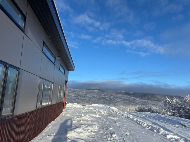 Building Photo - 1905 Bear Ridge Rd Unit 1905BearRidgeRoadCDU