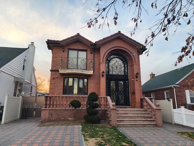 Building Photo - 57-12 157th St Unit First floor Rear