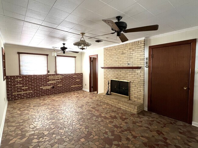 1123 Oates Rd