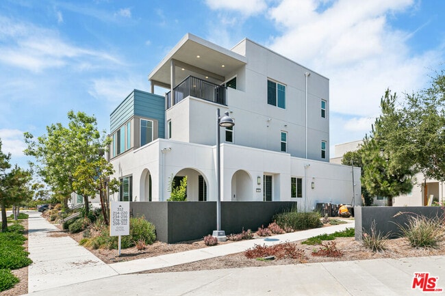 Building Photo - 111 Benchmark Rental
