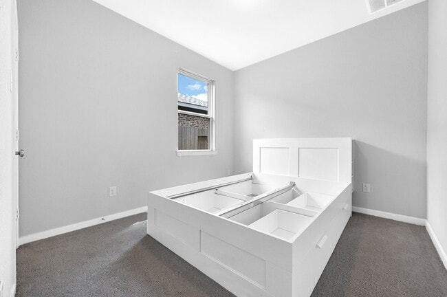 Building Photo - 9119 Brixham Dr