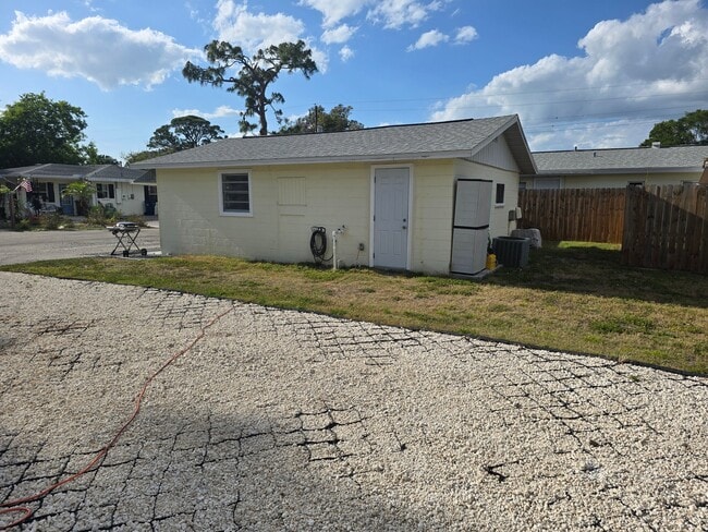 Photo - 2915 36th Ave W