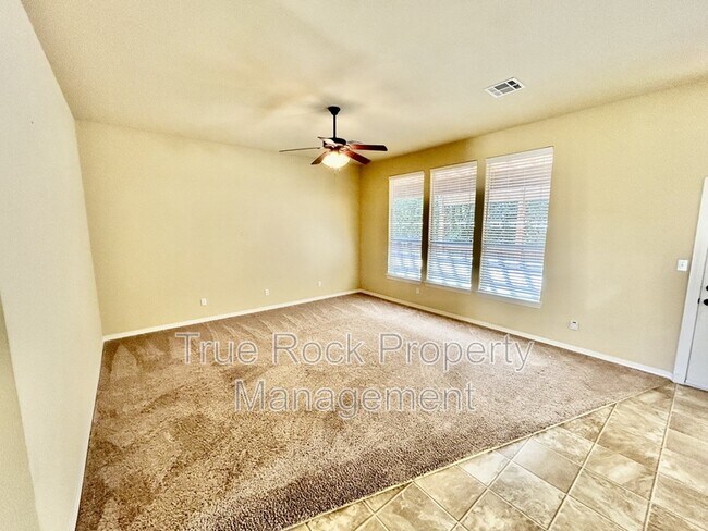 Photo - 1109 Emily Ln