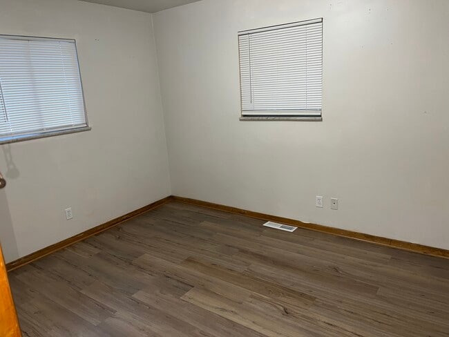 Bedroom - 1390 Forest Glen Dr Unit 4