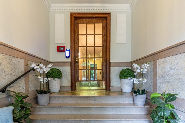 Lobby - 224 Purchase Street Unit B3