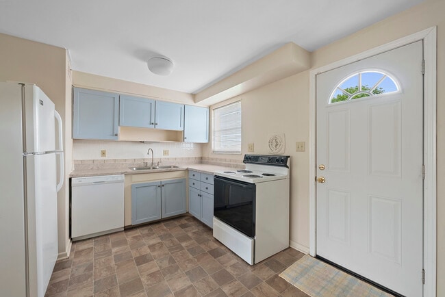 Photo - 4944 - 4958 Arbor Village Dr