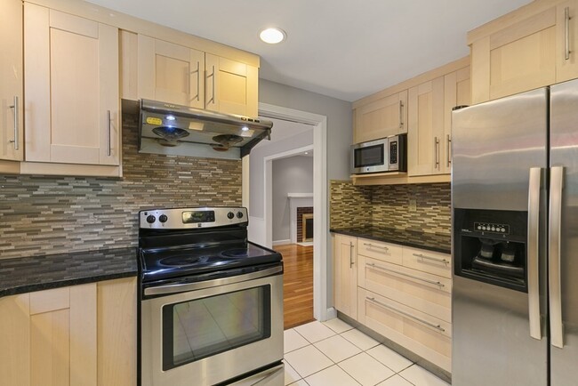 Photo - 159 Bedford St