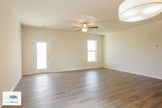 Photo - 711 Courtland Dr