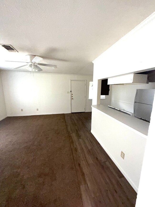 Photo - 109 Smith Ln Unidad D