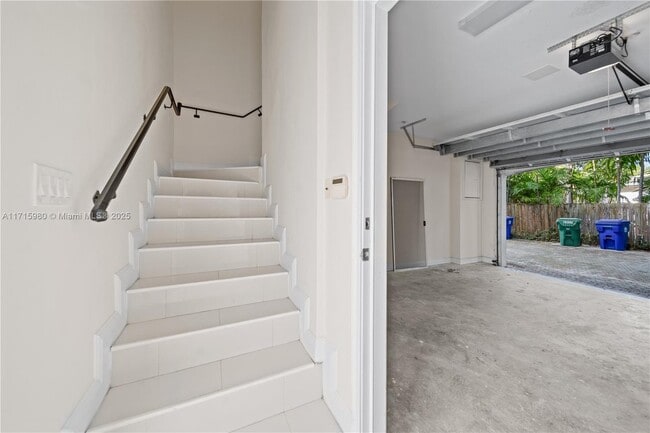 Photo - 2951 Virginia St Unit 2957