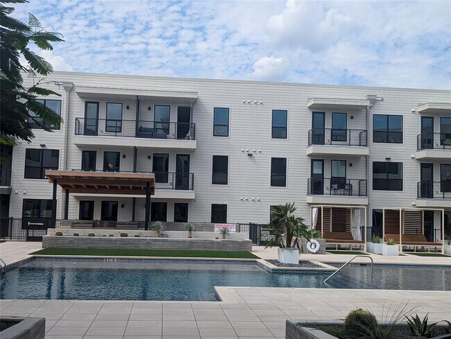 Photo - 1701 Simond Ave Unidad 216