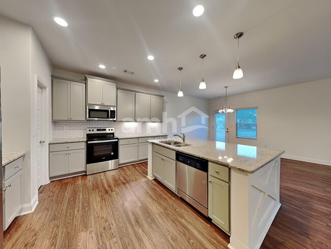 Photo - 460 Omnia Ridge Way