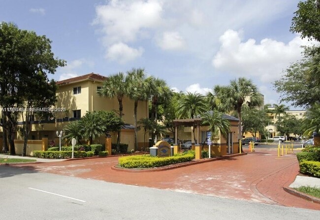 Photo - 14902 SW 82nd Ln Unidad 13-102