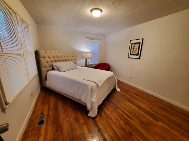 Photo - 1431 Nash Rd NW