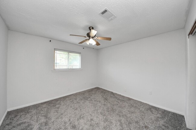 Building Photo - 2214 Purdue St Rental