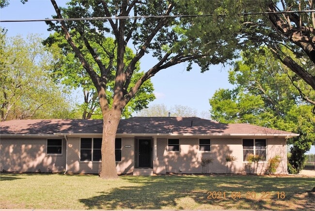 Building Photo - 620 S Dallas Ave Rental