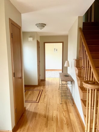 Entrance looking left into the dining room - 1382 Santa Fe Dr