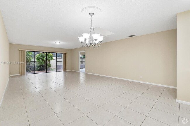 Building Photo - 608 St Andrews Rd Rental