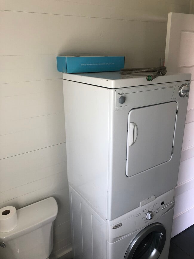 Photo - 112 E Scott St