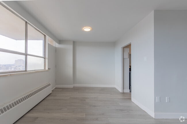 1BR, 1BA - 850SF - Dining Room - Centennial Towers