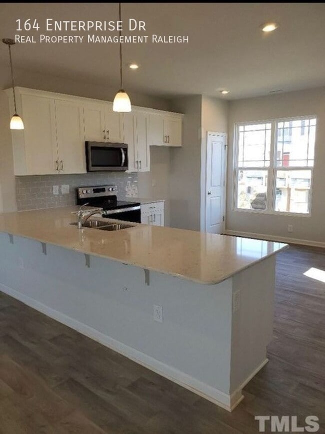 Photo - 164 Enterprise Dr