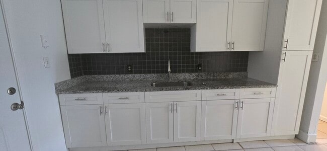Building Photo - 2919 Gillespie Ave Unit 2919 Rental