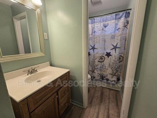 Photo - 700 Bluford St