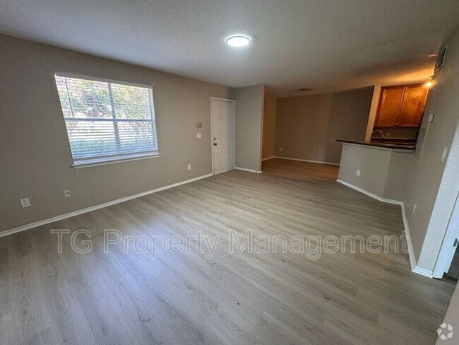Building Photo - 11 Arbor Club Dr Rental