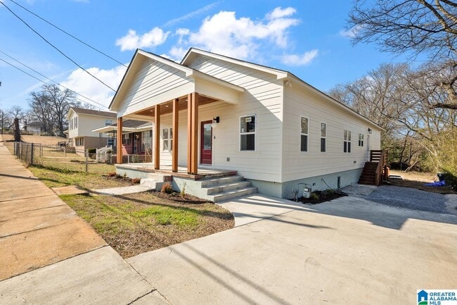 Photo - 1720 34th Pl N