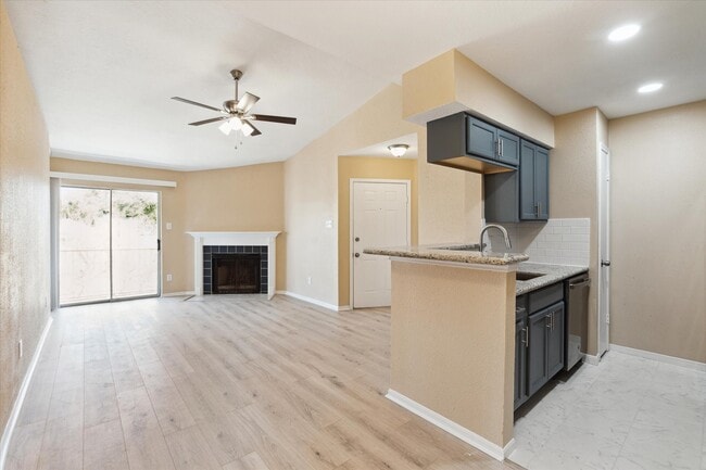 Photo - 11201 Lynbrook Dr Unit 3805