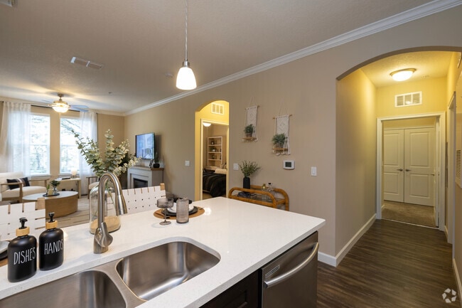 The Retreat - 2BR, 2BA - Kitchen