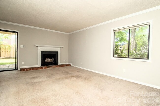 Photo - 7922 Horse Chestnut Ln