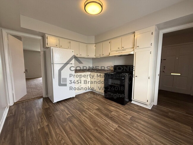 Photo - 6500 Carefree Ln Unit Apt 13